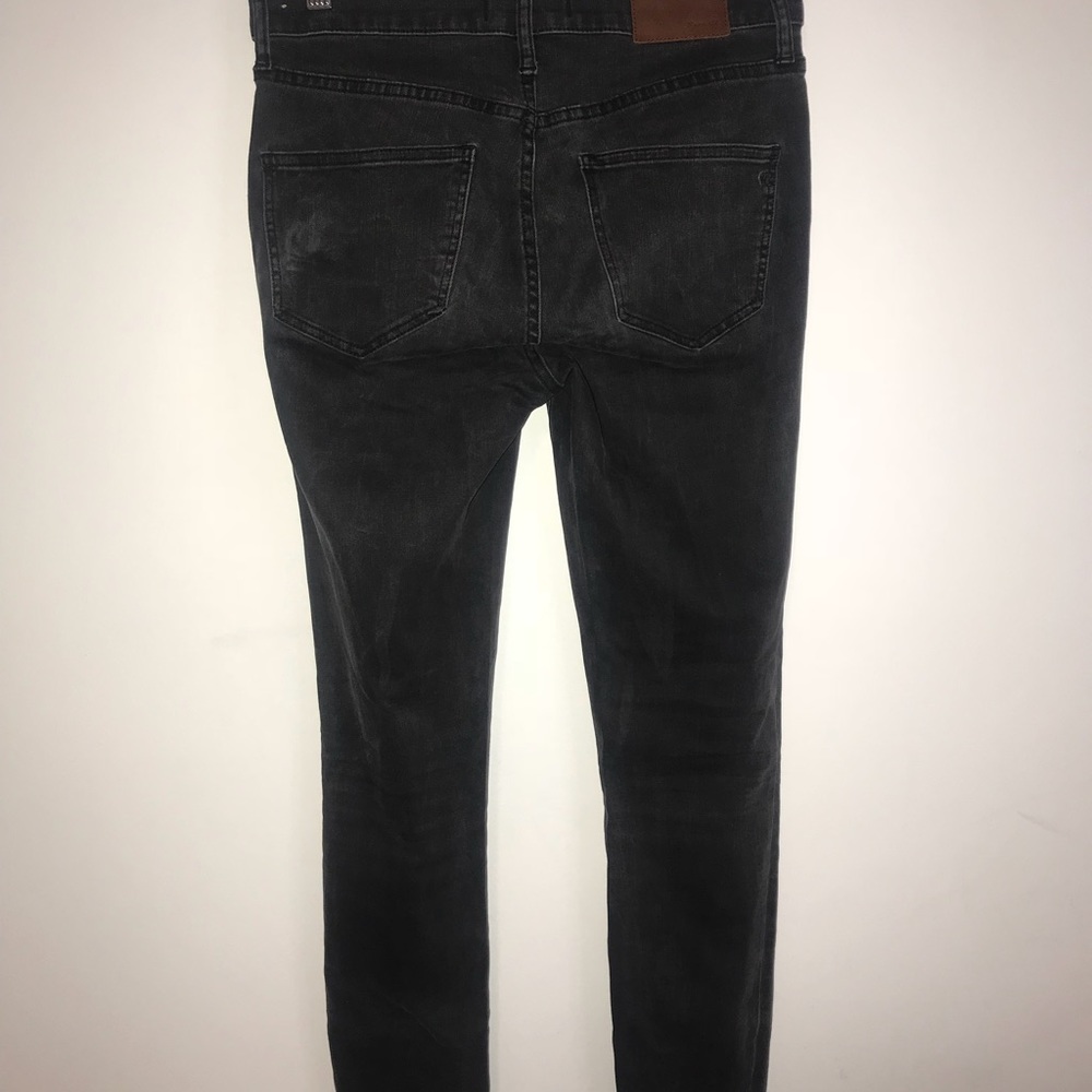 BURBERRY JEANS gently used